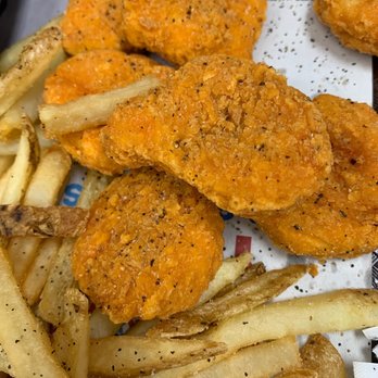 Wendy's - fried chicken and french fries - Burgers Near Me - Grand Blanc, Michigan Wendy's - fried chicken and french fries - Burgers Near Me - Grand Blanc, Michigan