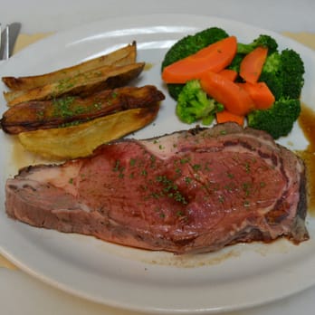 Benchwarmer's - Tuesday Night: Prime Rib Special $15.95 - Sports Bars Near Me - Mount Sinai, New York
