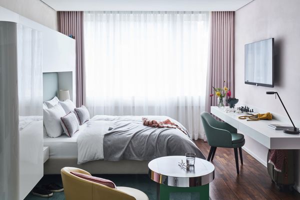 SIDE Design Hotel Hamburg by null