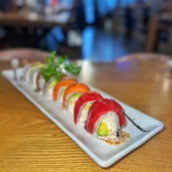 Heemo Sushi - Rainbow Roll | IG @moniquedao