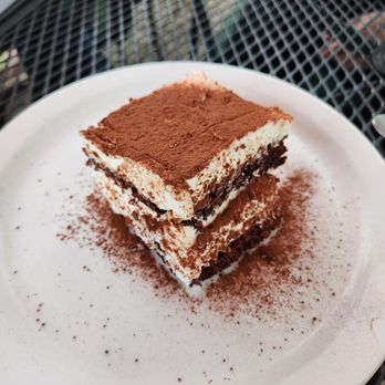 Isabella Cafe - Tiramisu - Italian Near Me - Tinley Park, Illinois