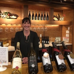Seufert Winery Tasting Room - Awesome wine host and wine!