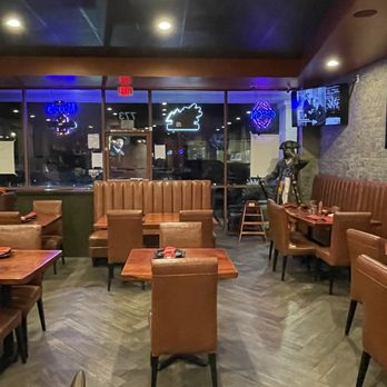 Jellyfish Seafood Bar - Dining area - Seafood Near Me - Gilroy, California Jellyfish Seafood Bar - Dining area - Seafood Near Me - Gilroy, California