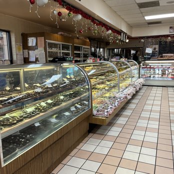 Heidelberg Pastry Shoppe - Bakeries Near Me - Arlington, Virginia