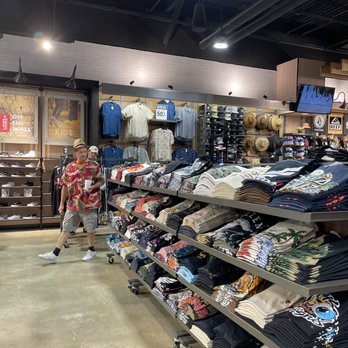 Tillys - Men's Clothing Near Me - Virginia Beach, Virginia