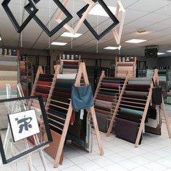 L'Éclat de Verre - Intérieur du magasin de cadres et encadrement à Marseille.