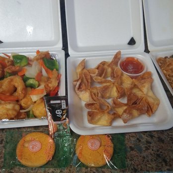 Chinshan - Sweet and sour shrimp, cream cheese wontons, and spicy shrimp pad thai - Chinese Near Me - Albuquerque, New Mexico