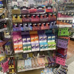 Ezzy Tobacco & Vape