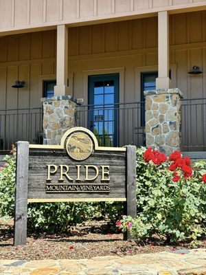 Pride Mountain Vineyards by null