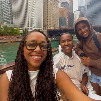 Wendella Tours & Cruises - Family outing touring with Wendella - Boat Charters Near Me - Chicago, Illinois