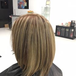 Vilma's Hair Studio - Color ang highlights