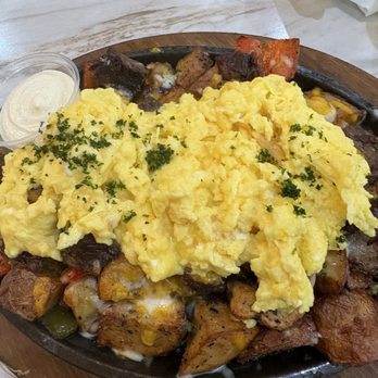 Toast on Lenox - Beef brisket skillet - Breakfast & Brunch Near Me - Atlanta, Georgia Toast on Lenox - Beef brisket skillet - Breakfast & Brunch Near Me - Atlanta, Georgia