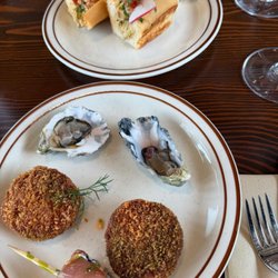 Autostrada Oyster Bar & Grill