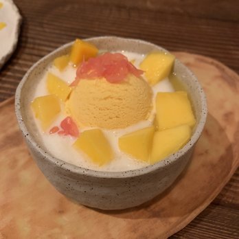 Mango Mango Dessert - Snow White Mango Juice with Sago and Pomelo with Ice Cream - Desserts Near Me - New York, New York Mango Mango Dessert - Snow White Mango Juice with Sago and Pomelo with Ice Cream - Desserts Near Me - New York, New York