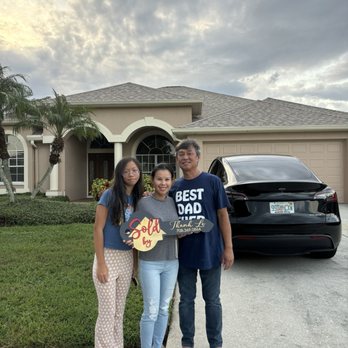 Advanced Horizon Lending - My family with the new home! - Mortgage Lenders Near Me - Huntington Beach, California