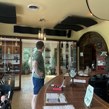 Glass House Winery - Tasting room - Wineries Near Me - Free Union, Virginia Glass House Winery - Tasting room - Wineries Near Me - Free Union, Virginia