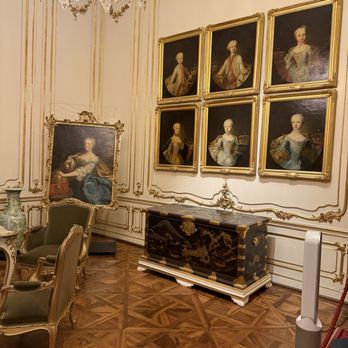 Schloss Schönbrunn - Landmarks & Historical Buildings Near Me - Vienna, 9
