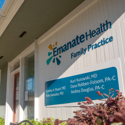 Front entrance of Emanate Health Family Practice in Glendora