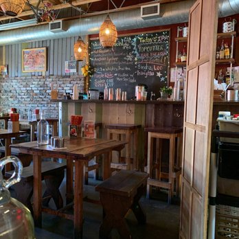 Mee Sen Thai Eatery - a table and chairs - Thai Near Me - Portland, Oregon