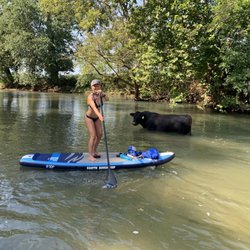 Paddlestroke SUP - River right of way: "moo-ve"