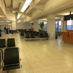 Deer Lake Regional Airport - Post security...dead empty