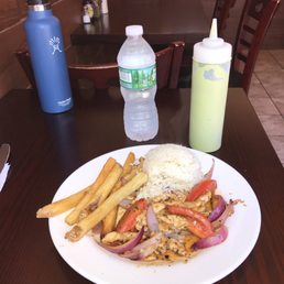 Pollo Saltado