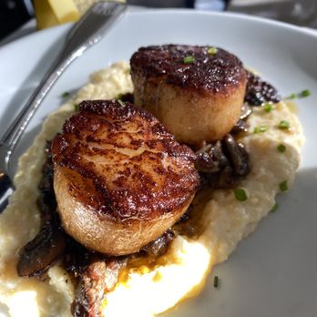 Mignonette - Scallops seared in buerre blanc - New American Near Me - Miami, Florida Mignonette - Scallops seared in buerre blanc - New American Near Me - Miami, Florida