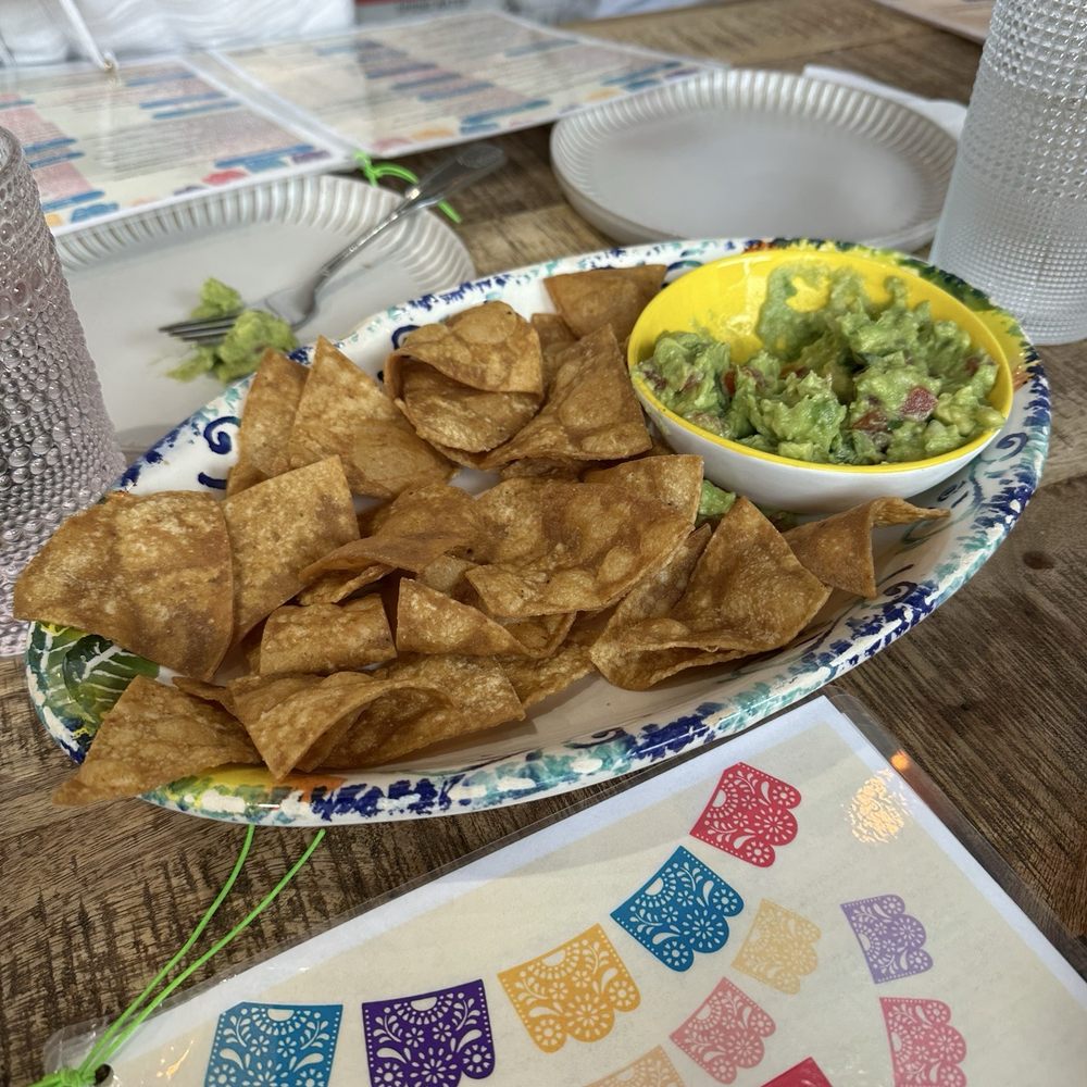 Abuelita Coco - Guacamole with Chips - Vegan Near Me - Oak Lawn, Illinois