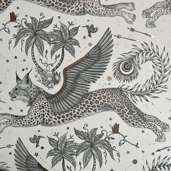 Wallpaper Hanging By Alex - Closeup of bathroom wallpaper - Wallpapering Near Me Wallpaper Hanging By Alex - Closeup of bathroom wallpaper - Wallpapering Near Me