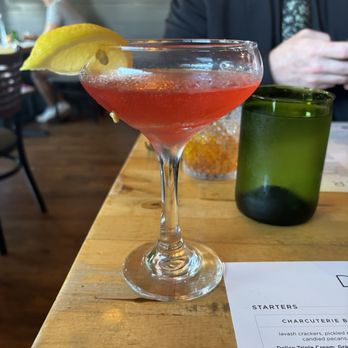 Louie's Wine Dive & Kitchen 119 - L cup - Wine Bars Near Me - Leawood, Kansas