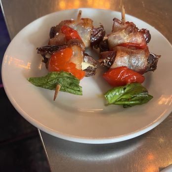 Stray Dog - New American Near Me - Minneapolis, Minnesota