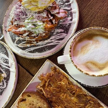 Madres Brunch - Great food Green and Red Chilaquiles and American Breakfast - Breakfast & Brunch Near Me - Corona, California