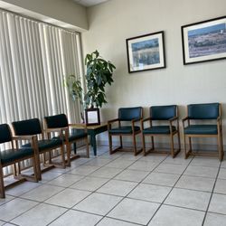 Stephen S Chen, DDS - Waiting area.