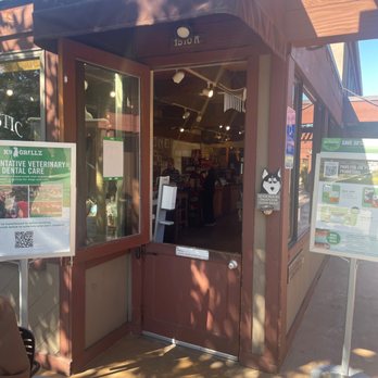 Healthy Spot - North Berkeley - Outside- so welcoming! - Pet Stores Near Me - Berkeley, California