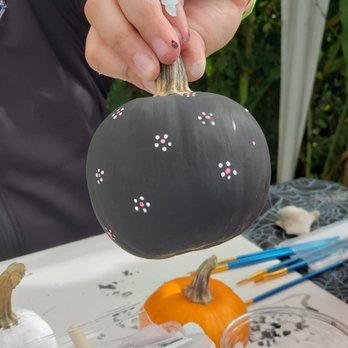 Craven Farm - Instead of carving pumpkins, they painted them. - Venues & Event Spaces Near Me - Snohomish, Washington Craven Farm - Instead of carving pumpkins, they painted them. - Venues & Event Spaces Near Me - Snohomish, Washington