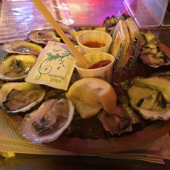169 Bar - Beau Soleil and Kumamoto oysters - American Near Me - New York, New York 169 Bar - Beau Soleil and Kumamoto oysters - American Near Me - New York, New York