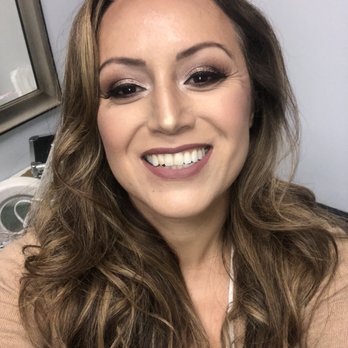 Style Reigns - Makeup Artists Near Me