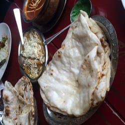 New Bombay - Butter naan , garlic naan , dal makhni and Chicken Malaiwala