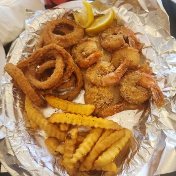 BB's Cafe - Soul Food Near Me - Covina, California