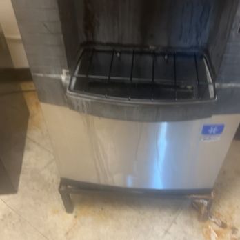 Primm Valley Resort - Nasty ice machines had to go buy ice across the street - Hotels Near Me - Primm, Nevada