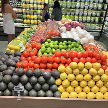 Erewhon Manhattan Beach - Produce - Grocery Near Me - Manhattan Beach, California Erewhon Manhattan Beach - Produce - Grocery Near Me - Manhattan Beach, California
