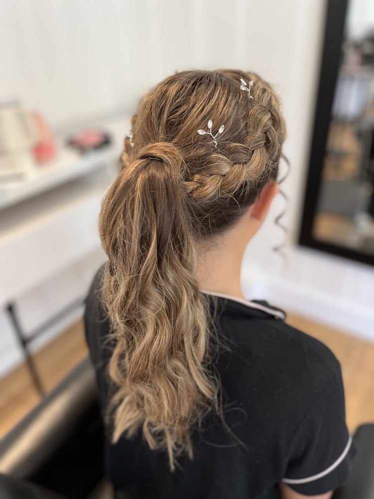 Styled With A Halo Logo