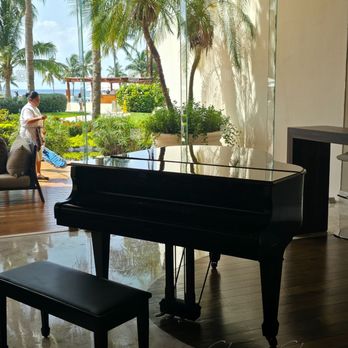 Amat Cafe - Grand piano - Playa Del Carmen, ROO