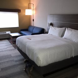 Holiday Inn Express & Suites St. Petersburg - Madeira Beach - King Accessible Suite