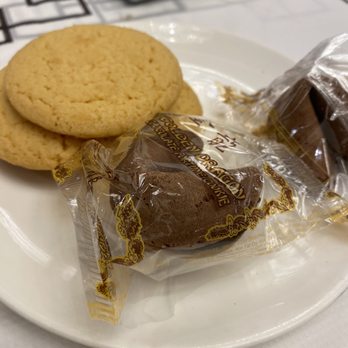 Phoenix Restaurant - Chocolate Fortune Cookie and Almond Cookie - Dim Sum Near Me - Chicago, Illinois