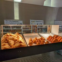 Aloo (potato) patty, veg samosa and veg bread pakoda Aloo (potato) patty, veg samosa and veg bread pakoda