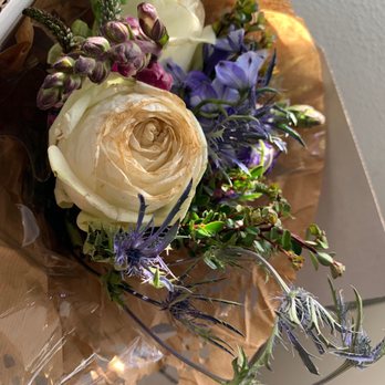 UrbanStems - Dead stinky flowers - Florists Near Me