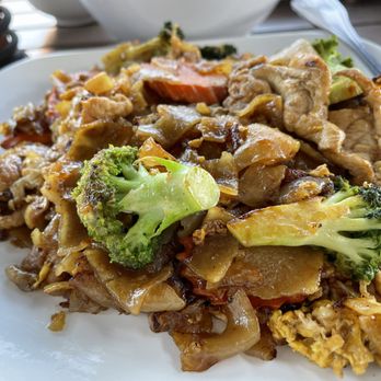 Papa’s Thai Cafe - Pad See Ew - Thai Near Me - San Luis Obispo, California Papa’s Thai Cafe - Pad See Ew - Thai Near Me - San Luis Obispo, California