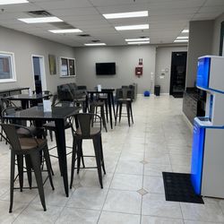 AD IN - Lounge check in area. Pickball is in adjacent building