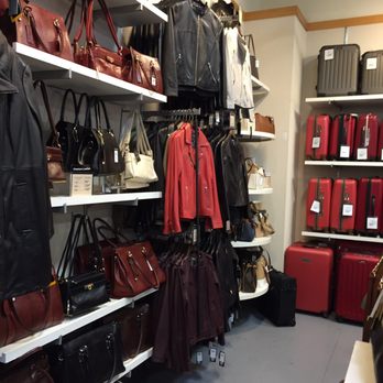 Plaza Palmera - Outlet Stores Near Me - San Ysidro, California